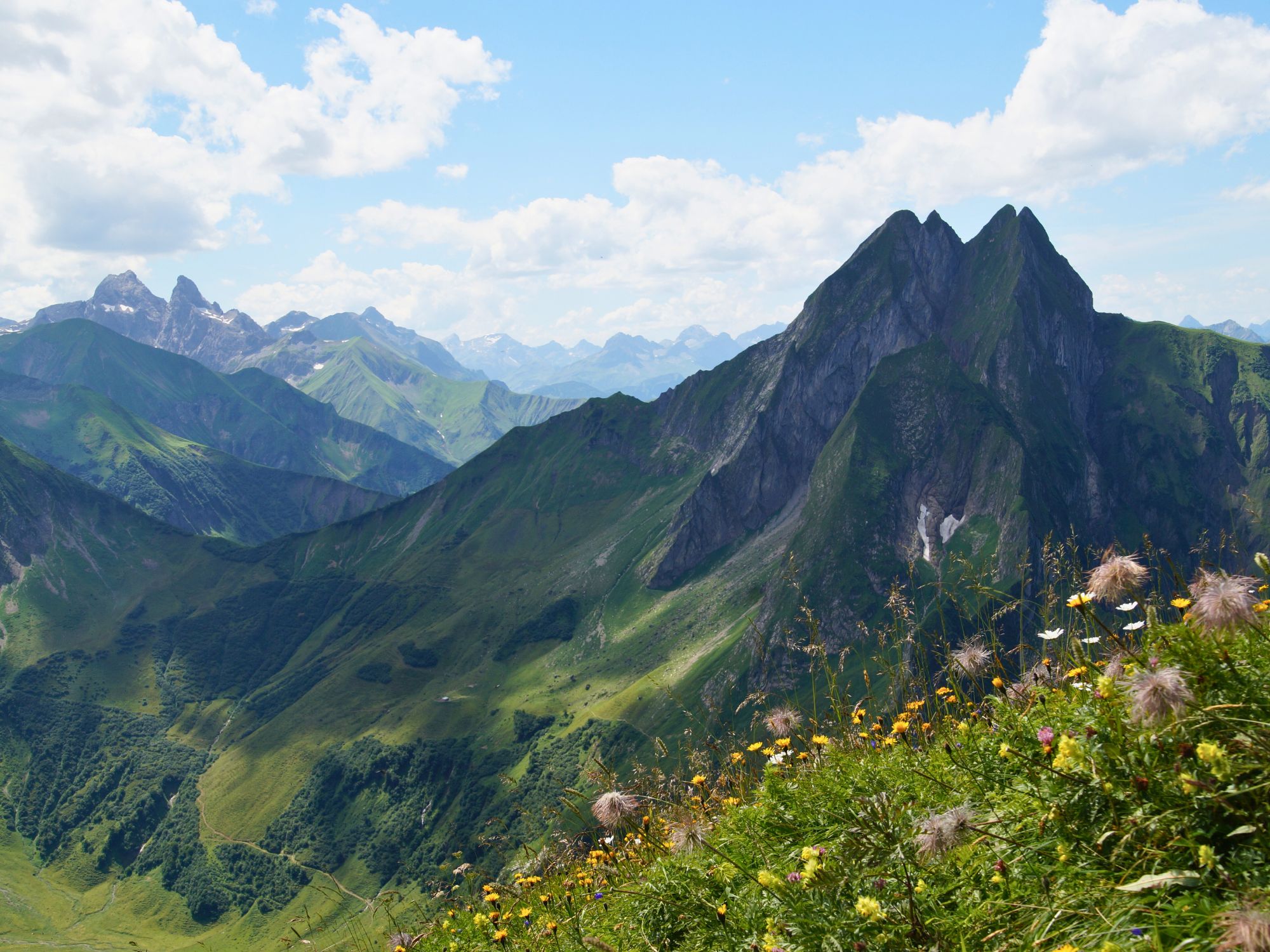 Imposanter Blick auf die Höfats in den Allgäuer Alpen – aufgenommen bei einer Wanderung nahe dem Ferienhof Eger in Immenstadt